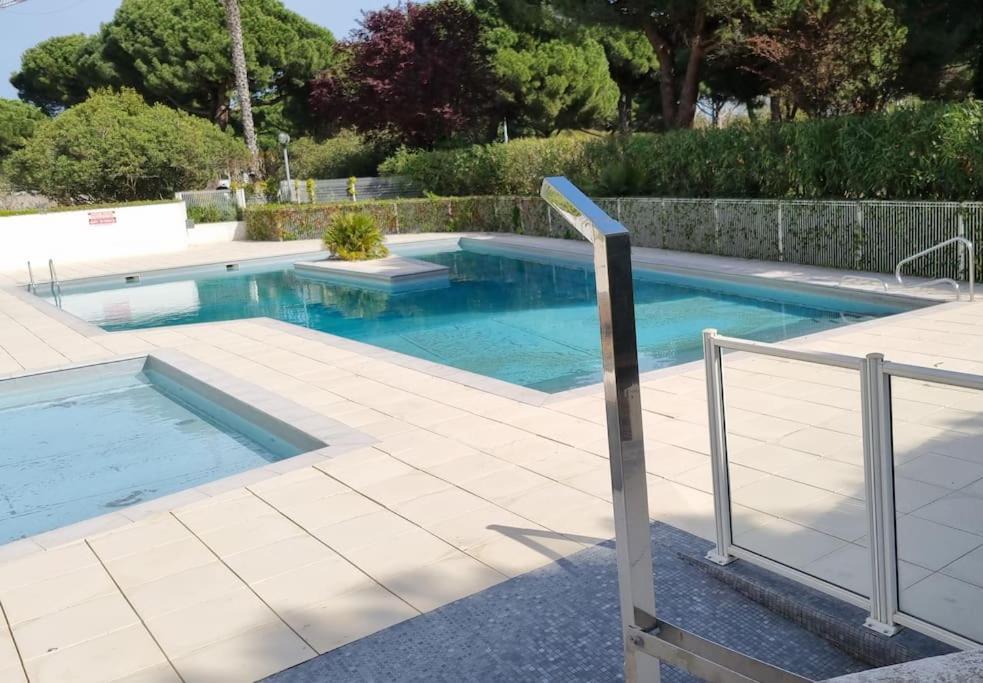 Luxe étoiles: Renovated Oasis With Pool And Modern Comforts La Grande-Motte