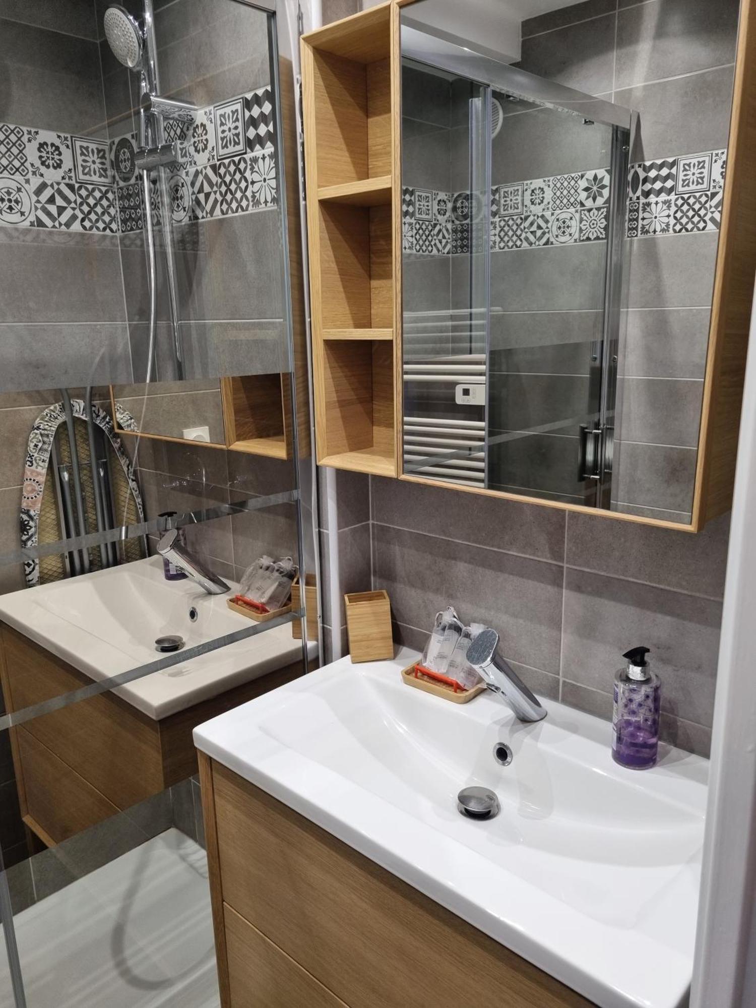 Apartment Luxe étoiles: Renovated Oasis With Pool And Modern Comforts