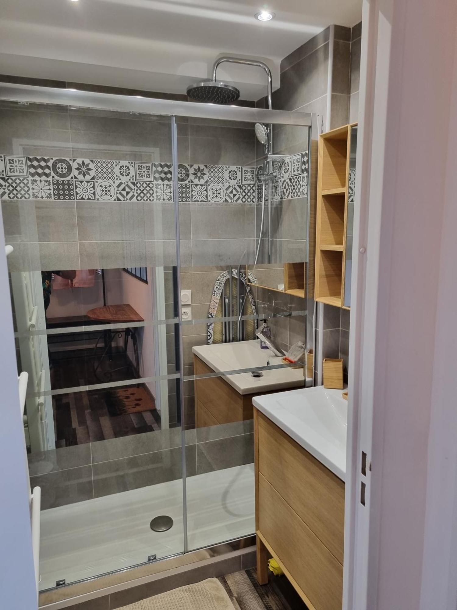 Luxe étoiles: Renovated Oasis With Pool And Modern Comforts Apartment La Grande-Motte
